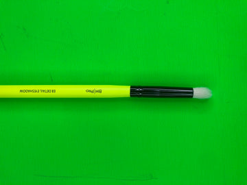 E8 Detail Eyeshadow Brush